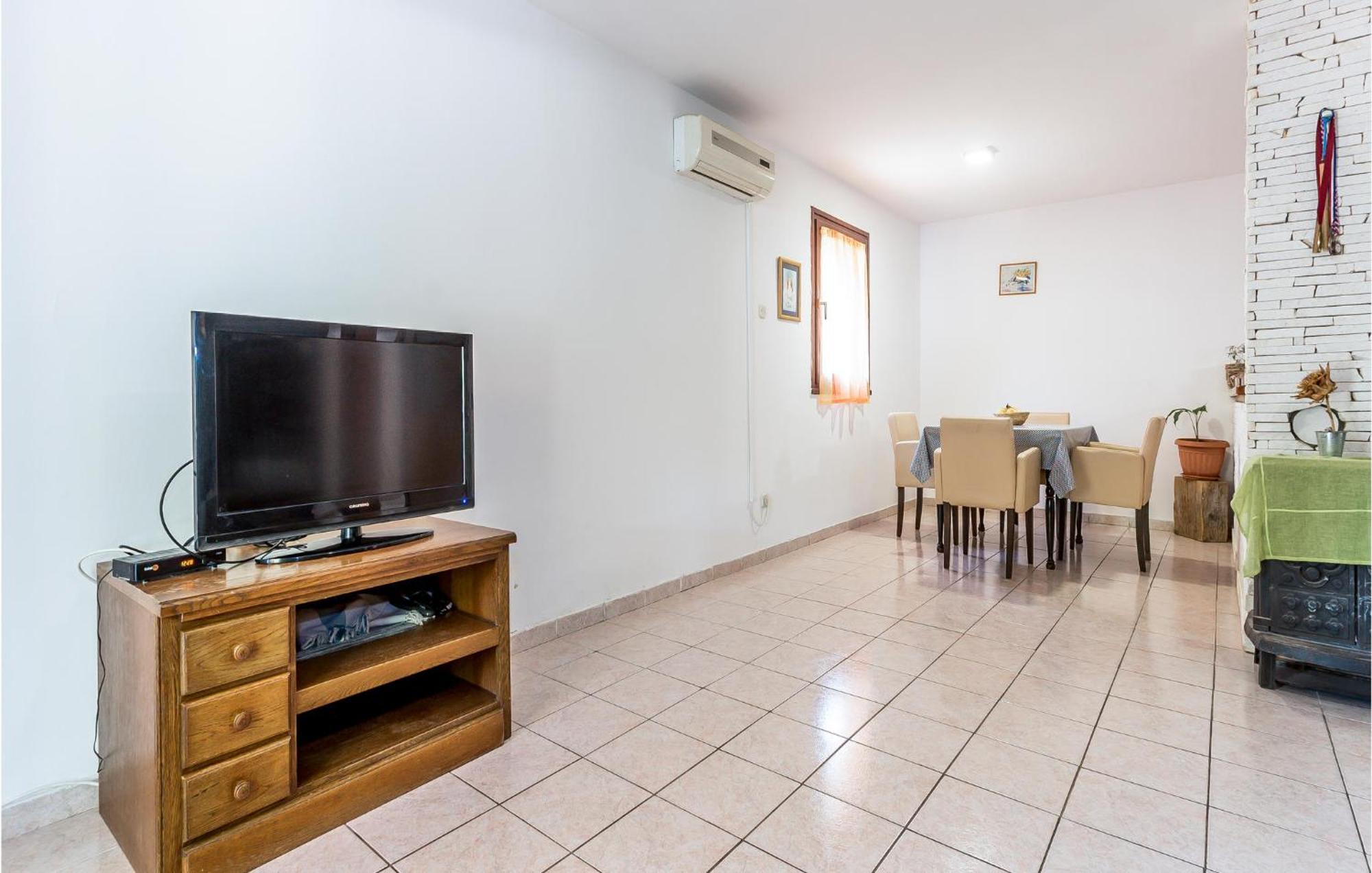 Nice Home In Jezera With Wifi Exterior foto